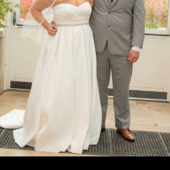 COPY - Wedding dress from David’s Bridal - Picture 2 of 5